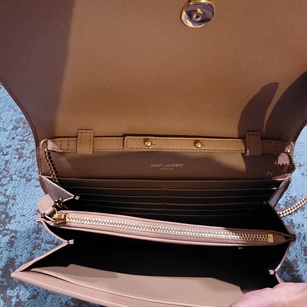 YSL Wallet on Chain - Picture 8 of 12
